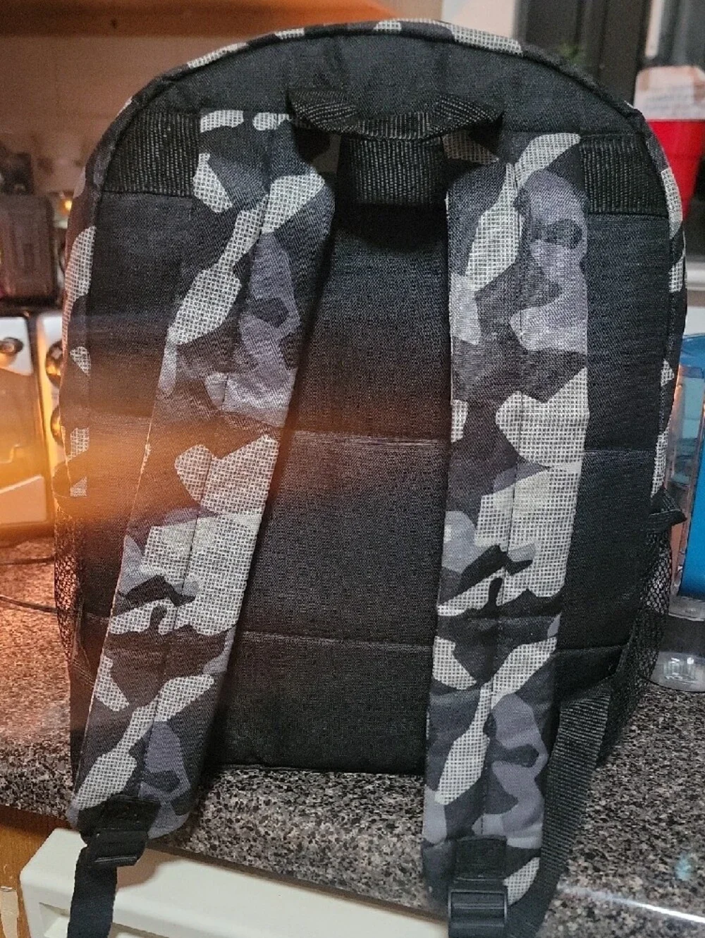 👩🏽‍🏫📖👨🏻‍🏫Gray & Black Camo Backpack with School Supply Set! ✏️📝🍎🎒